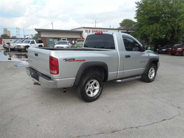 2003 Dodge Ram Pickup 1500 2dr Regular Cab SLT 4WD SB